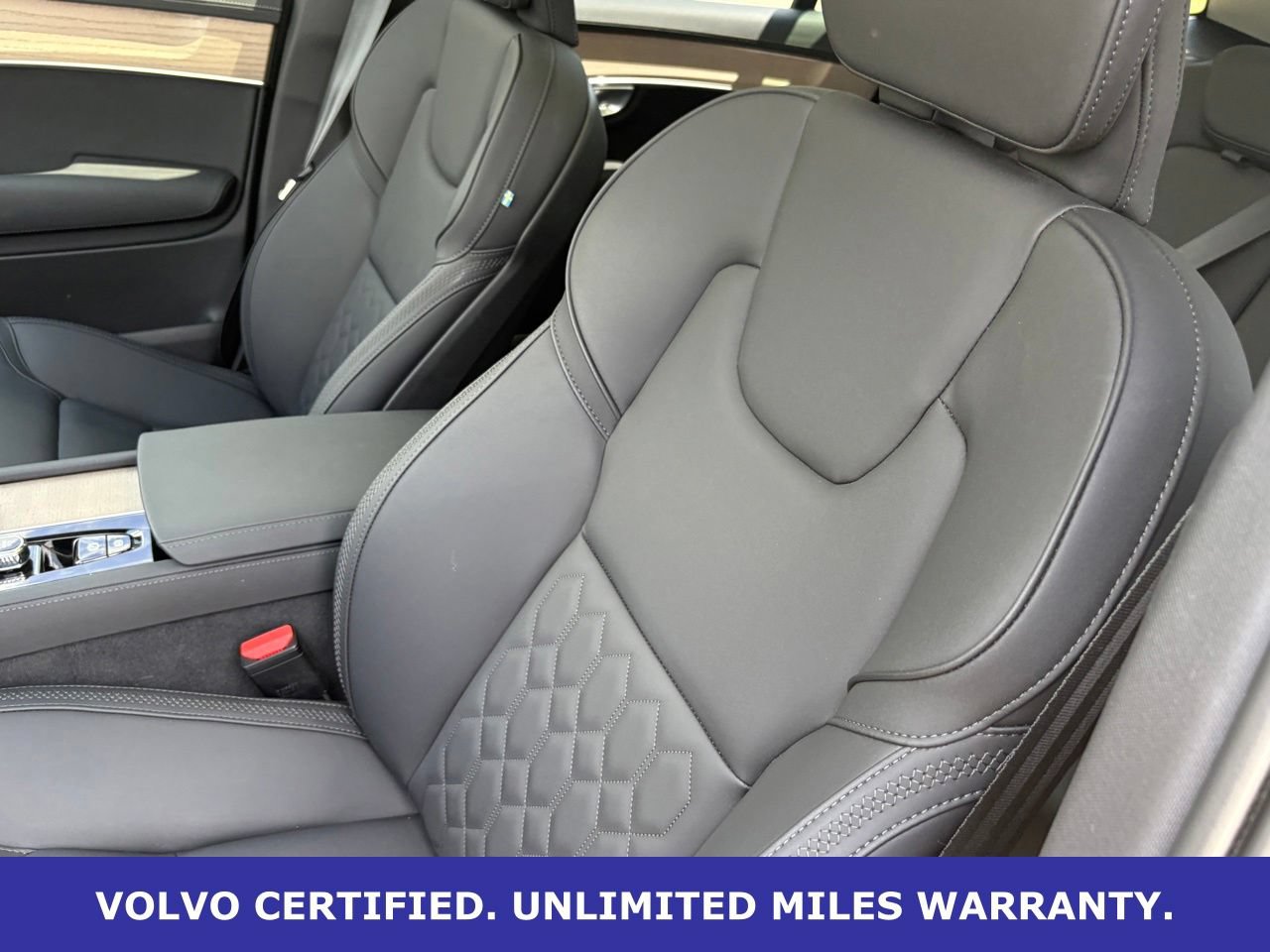 Certified 2025 Volvo XC90 B6 Plus AWD/4WD image 27