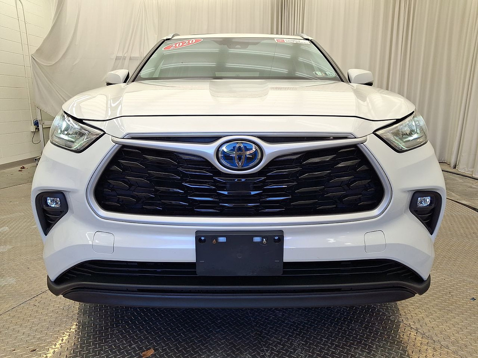 Certified 2020 Toyota Highlander XLE AWD/4WD image 33