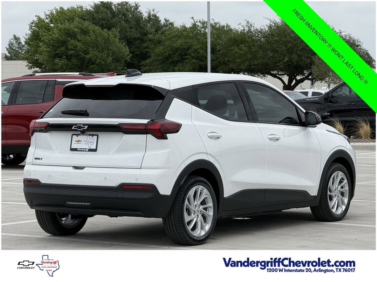 New 2027 Chevrolet Bolt LT w/ Comfort Package FWD image 4