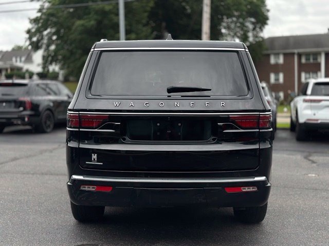 Used 2023 Jeep Wagoneer 4WD image 6