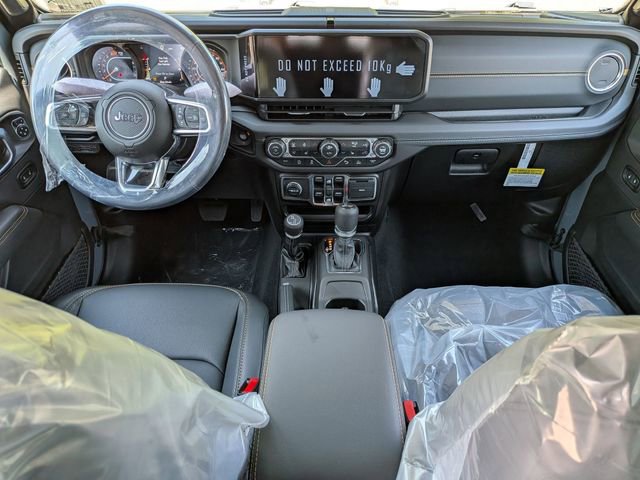 New 2026 Jeep Wrangler Unlimited Sahara AWD/4WD image 15