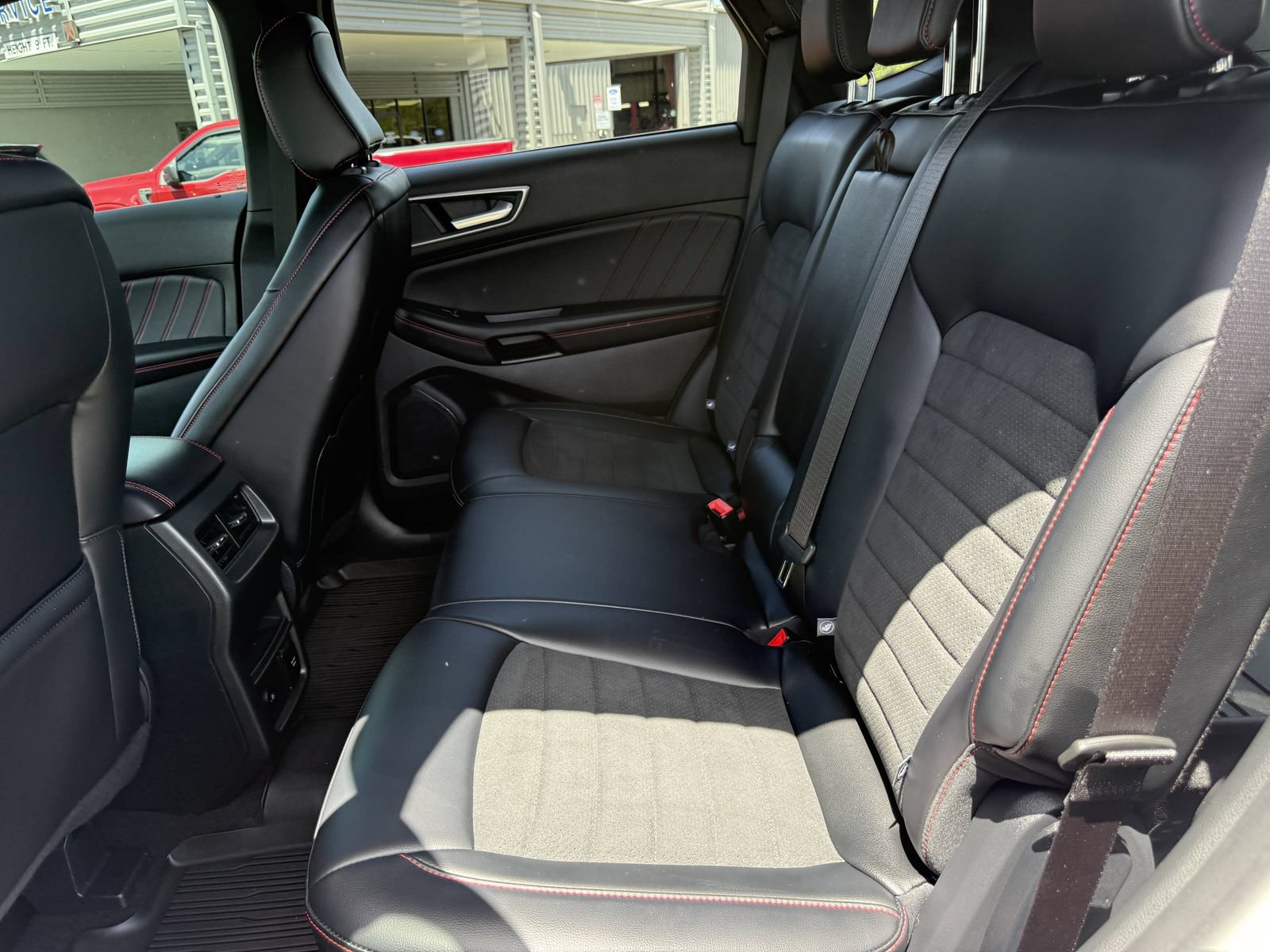 Certified 2024 Ford Edge ST-Line AWD/4WD image 22