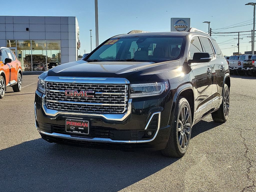 Used 2022 GMC Acadia Denali w/ Black Diamond Edition image 4