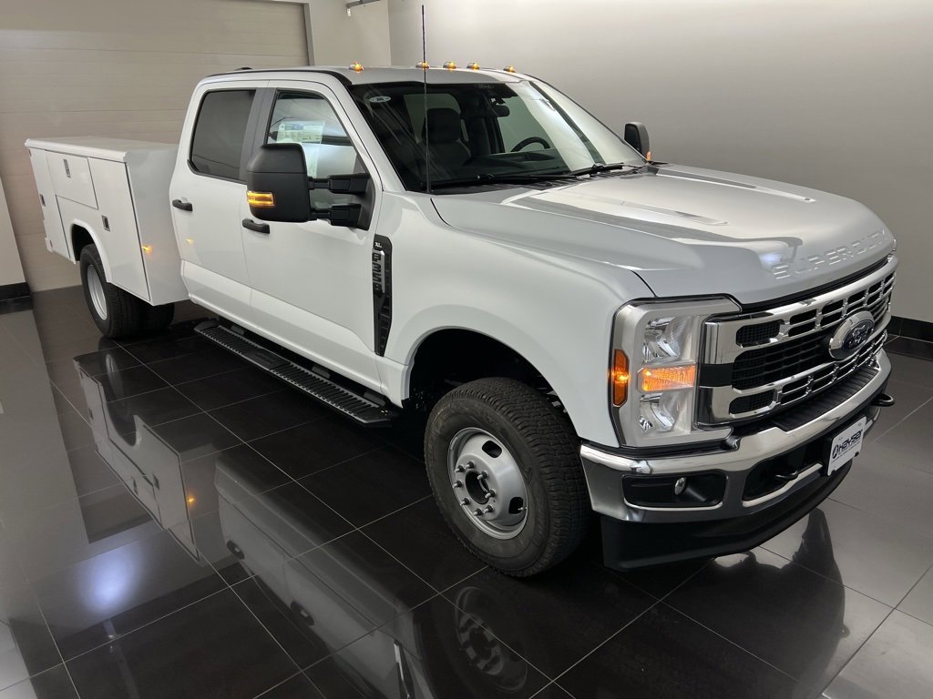 New 2026 Ford F350 XL w/ XL Chrome Package image 1