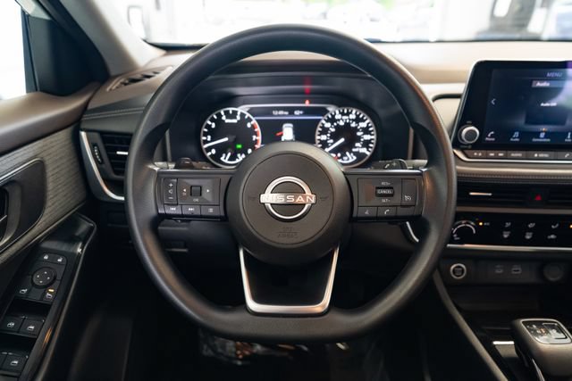 Used 2023 Nissan Rogue S AWD/4WD image 14