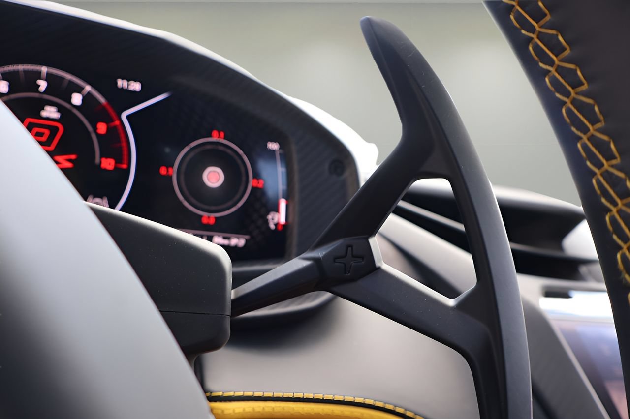 Used 2025 Lamborghini Revuelto AWD/4WD image 24