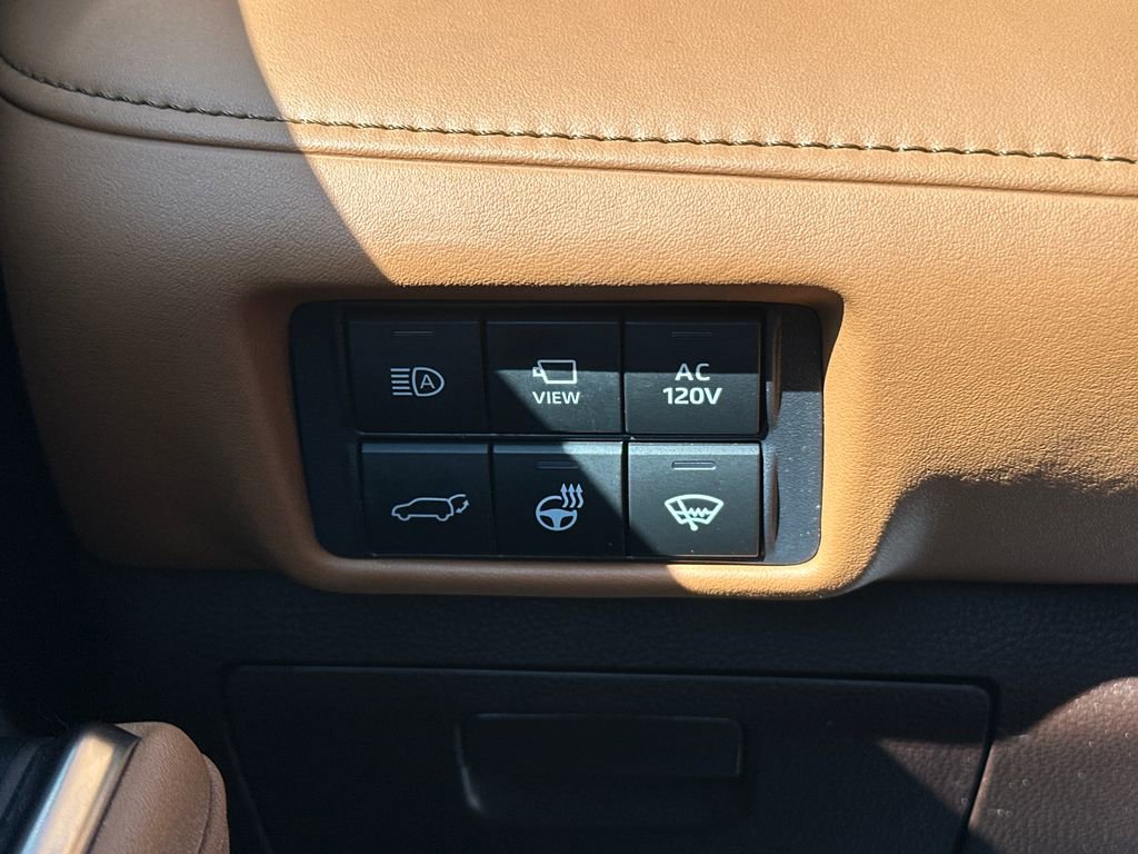 Used 2021 Toyota Highlander Platinum AWD/4WD image 34