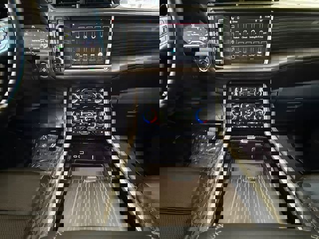 Used 2024 GMC Yukon XL Denali w/ Advanced Technology Package image 15