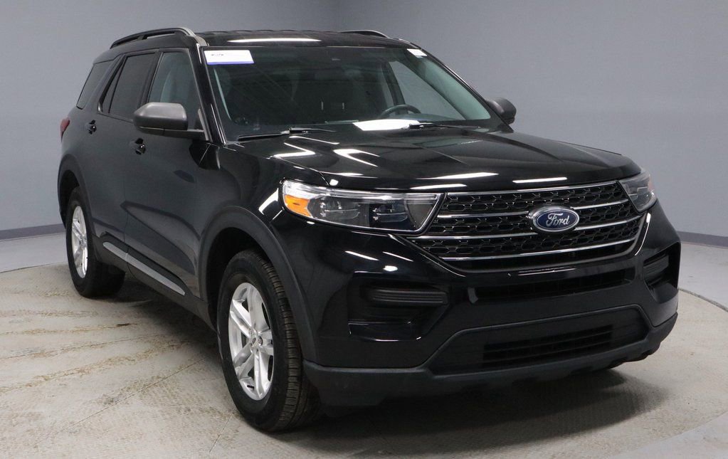 Certified 2023 Ford Explorer XLT image 1