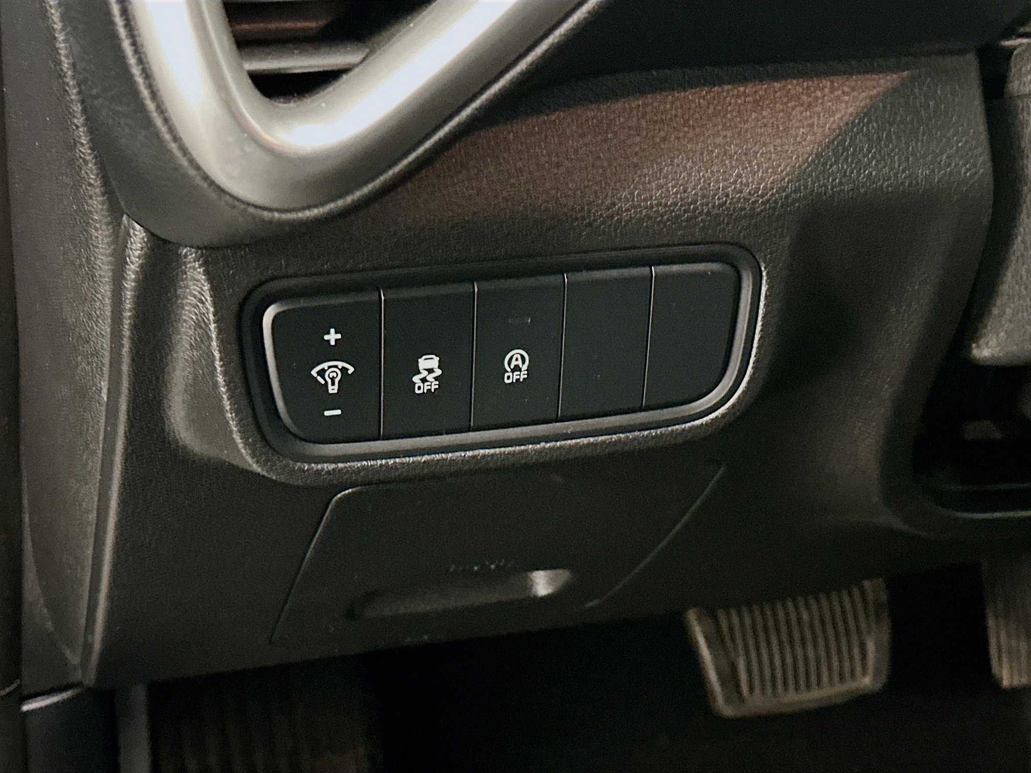Used 2025 Kia Soul LX w/ LX Technology Package FWD image 17