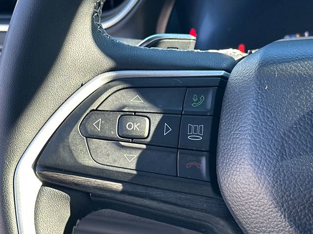Used 2023 Jeep Grand Cherokee L Limited AWD/4WD image 32