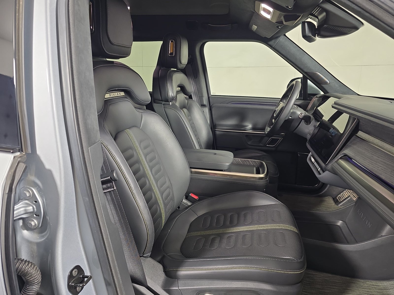 Used 2024 Rivian R1T Adventure Quad AWD/4WD image 23