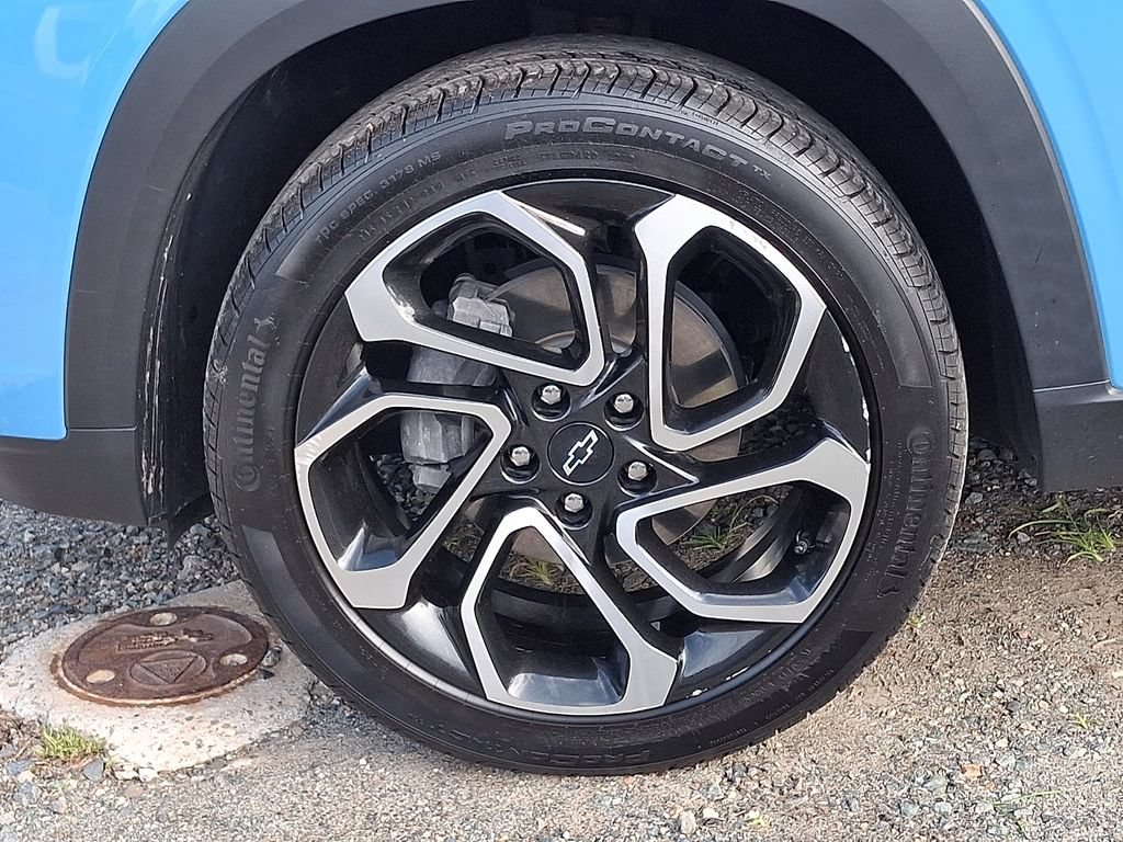 Certified 2024 Chevrolet Trax RS w/ Sunroof Package FWD image 32