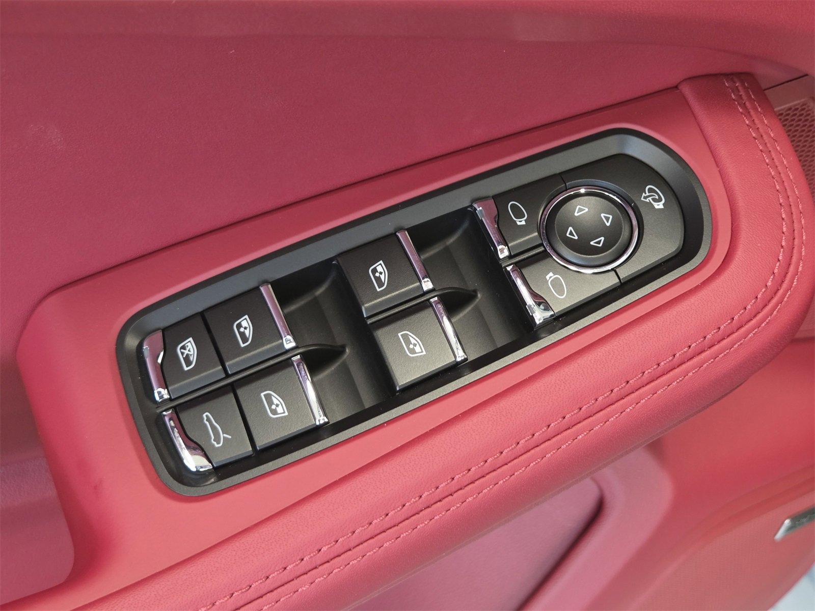 New 2026 Porsche Macan S image 15