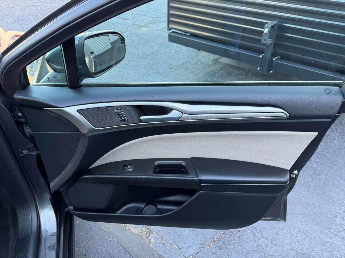 Used 2018 Ford Fusion S FWD image 31