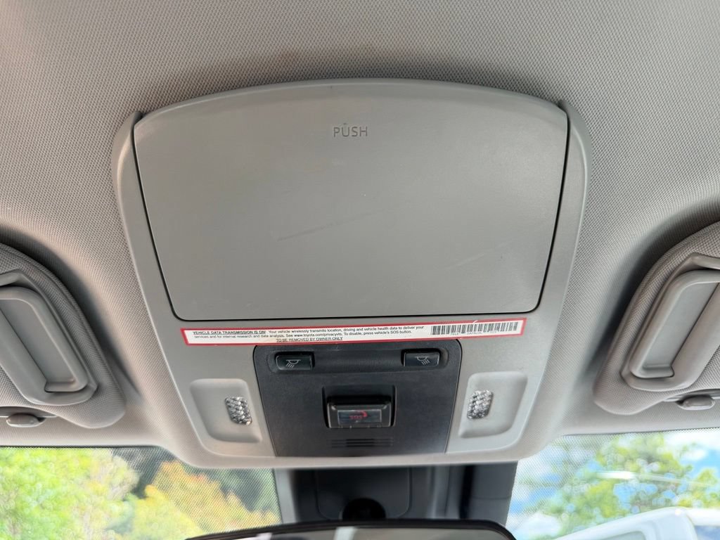 Used 2020 Toyota Camry SE FWD image 27