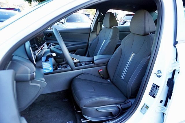 New 2026 Hyundai Elantra Sport FWD image 18