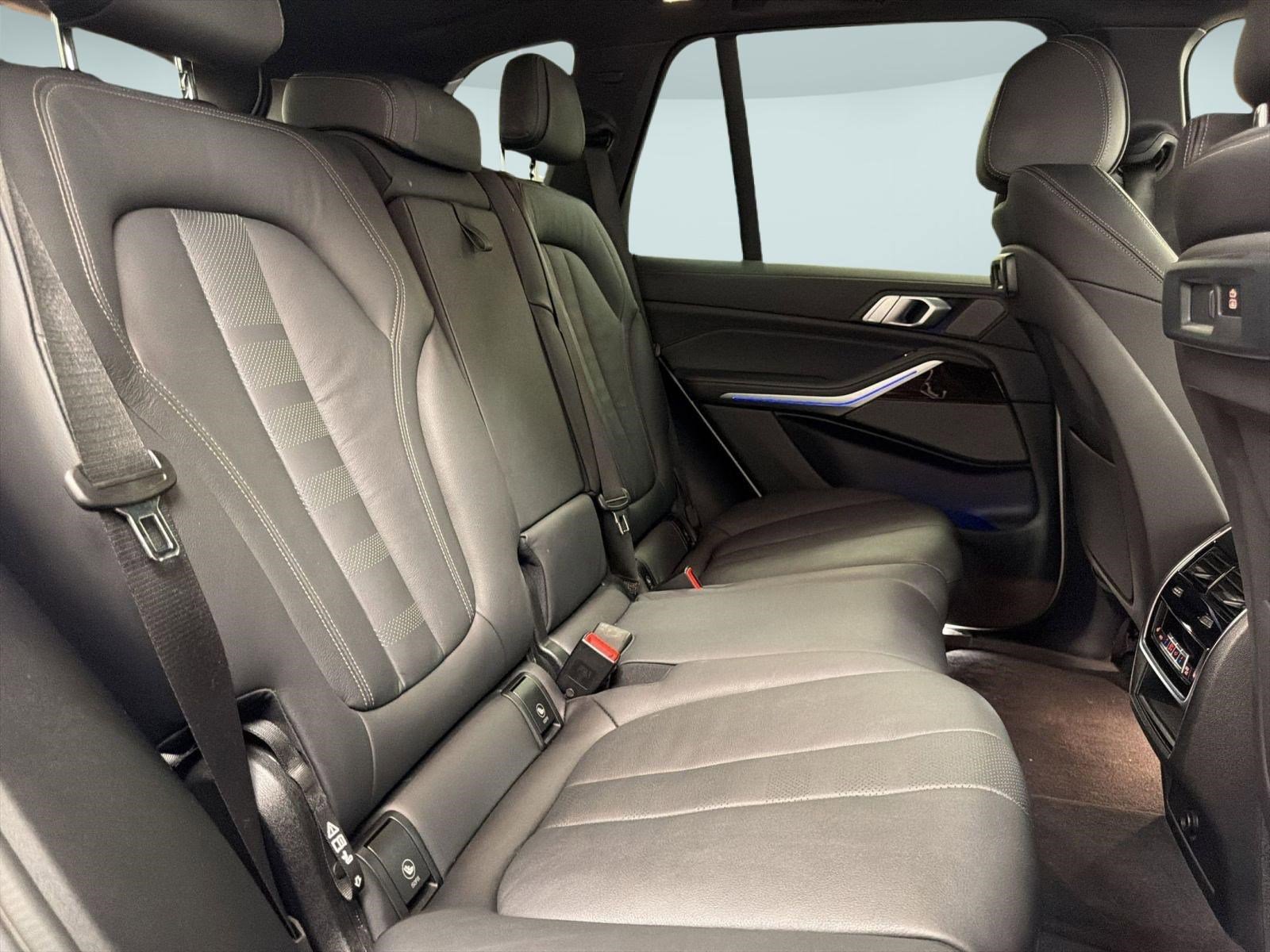 Used 2021 BMW X5 xDrive40i w/ Premium Package image 28