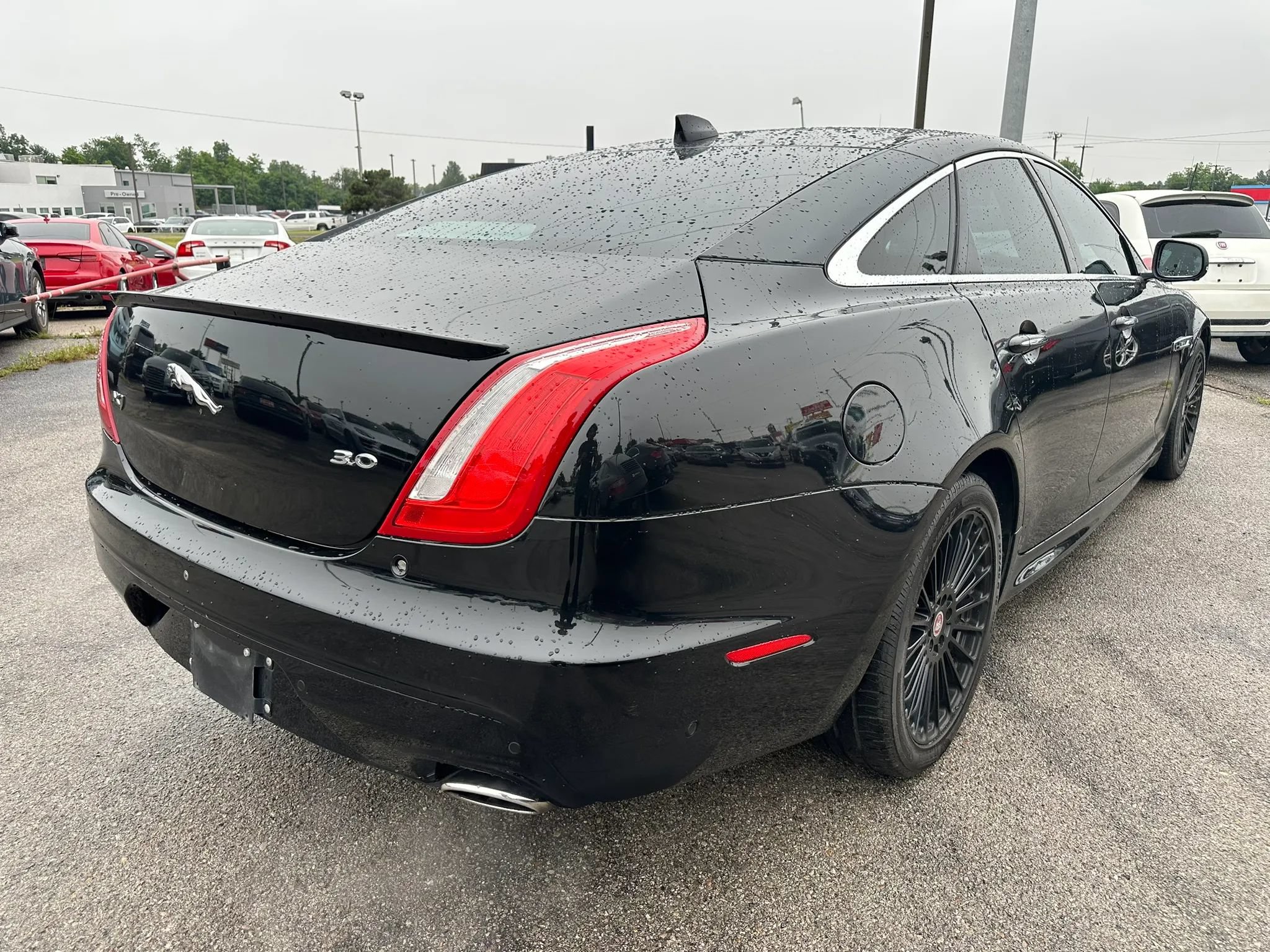 Used 2016 Jaguar XJ R-Sport RWD image 32