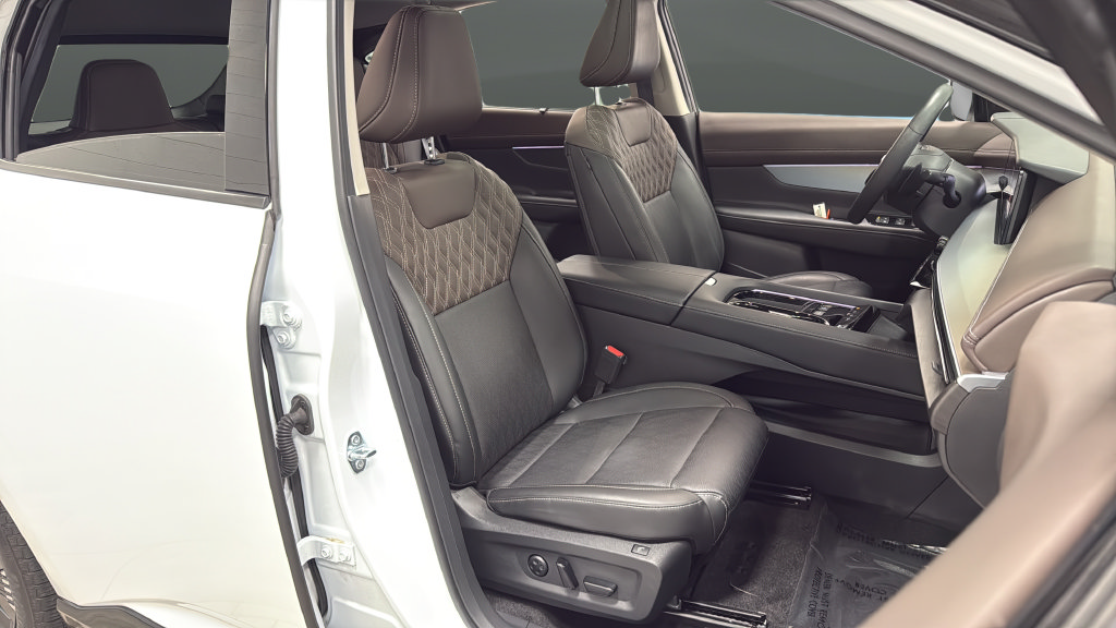 Used 2025 Nissan Murano Platinum w/ Cargo Package AWD/4WD image 24