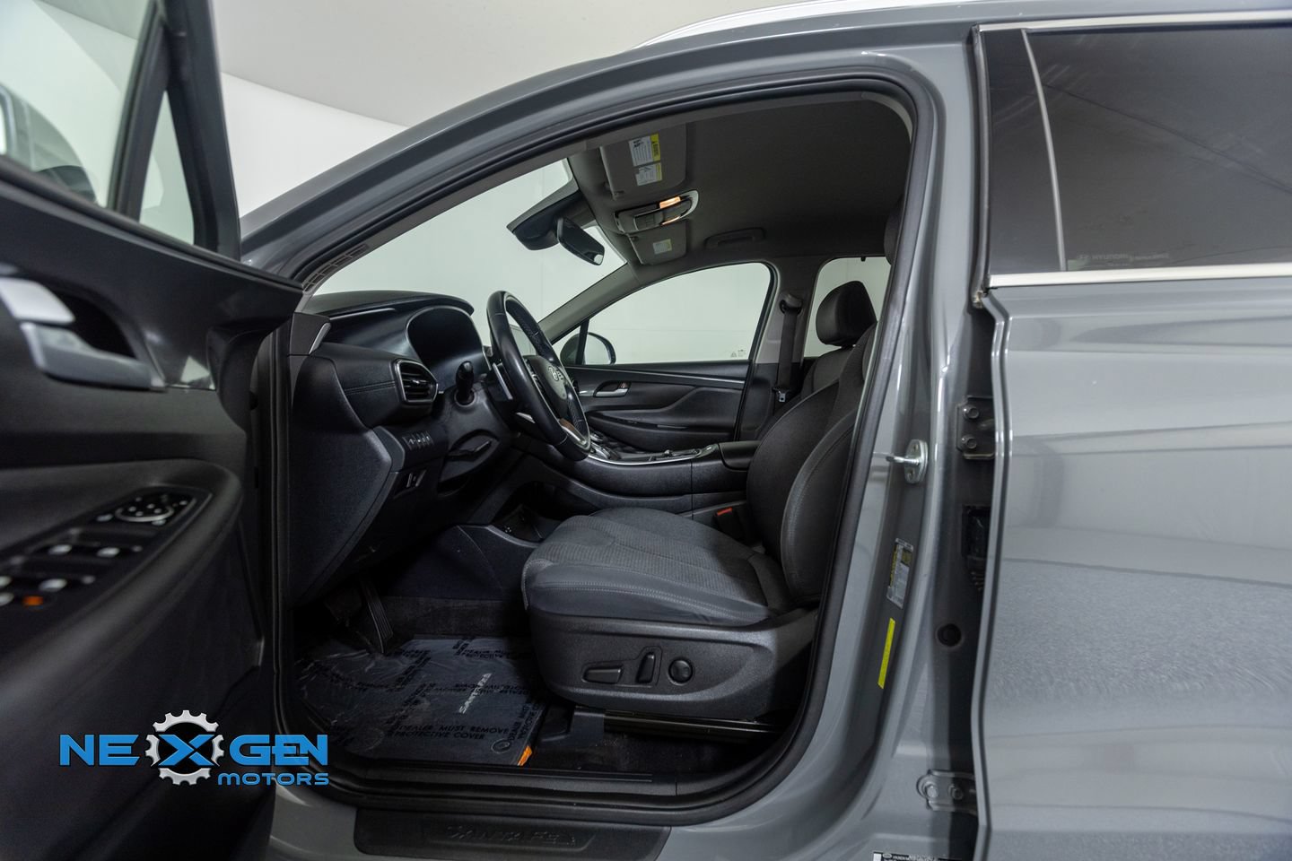 Used 2022 Hyundai Santa Fe SEL w/ Convenience Package FWD image 11