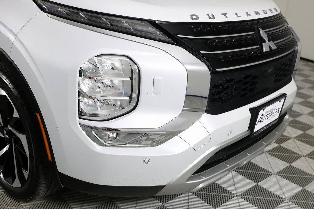 Used 2023 Mitsubishi Outlander SE image 41