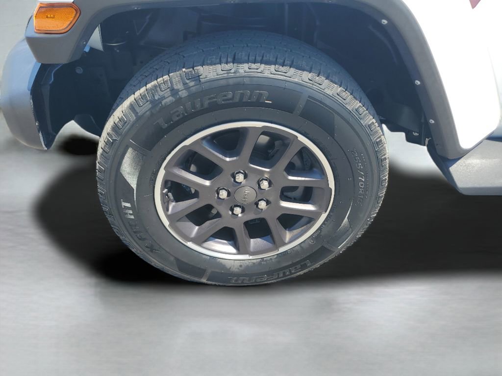 Used 2023 Jeep Gladiator Overland w/ Trailer Tow Package image 26