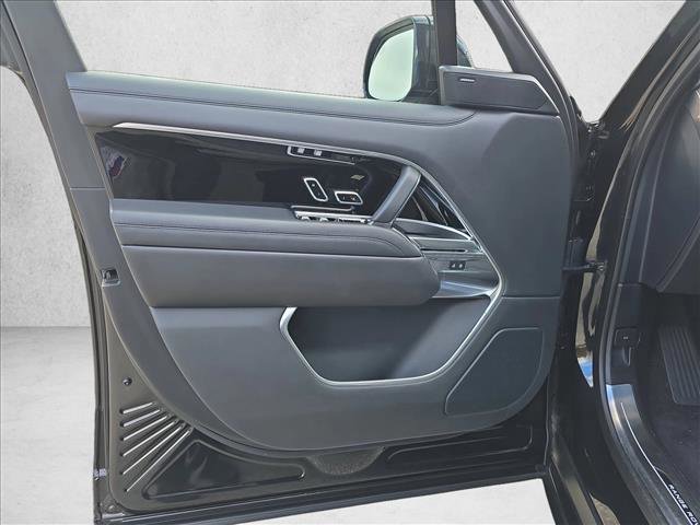 Used 2023 Land Rover Range Rover Long Wheelbase SE image 29