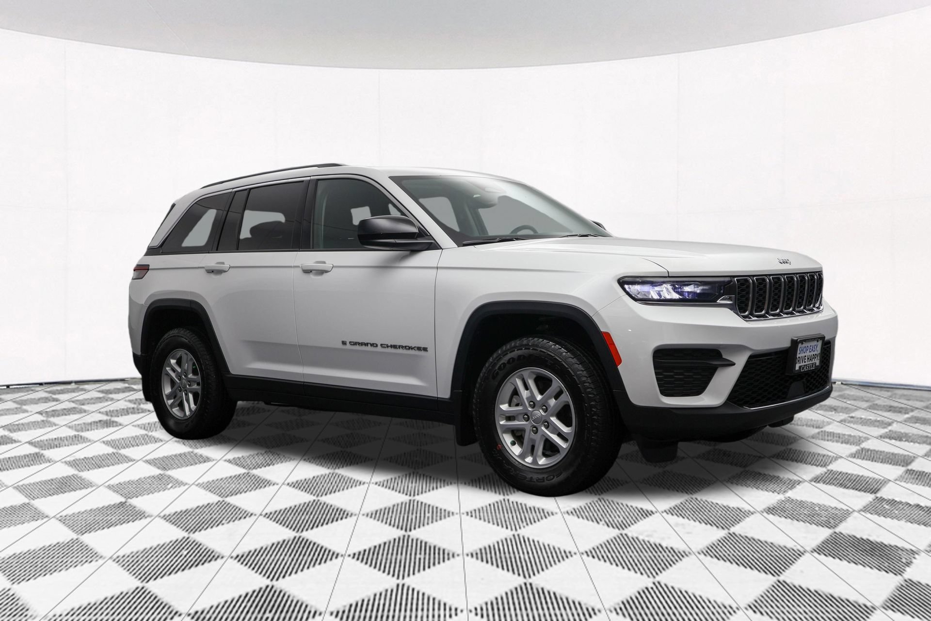 Used 2023 Jeep Grand Cherokee Laredo w/ Trailer Tow Prep Group (B) AWD/4WD image 47