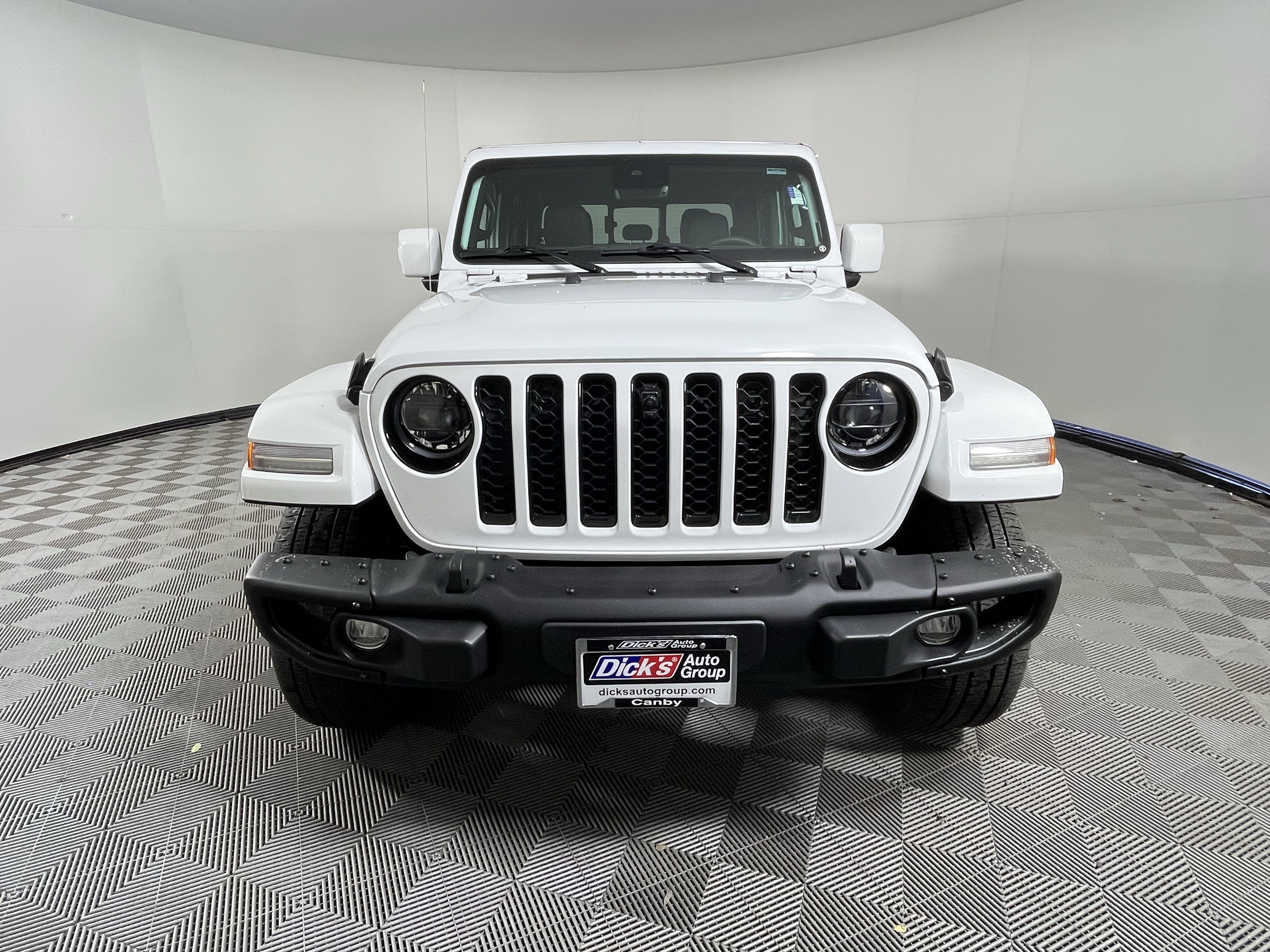 Used 2023 Jeep Gladiator Overland image 9