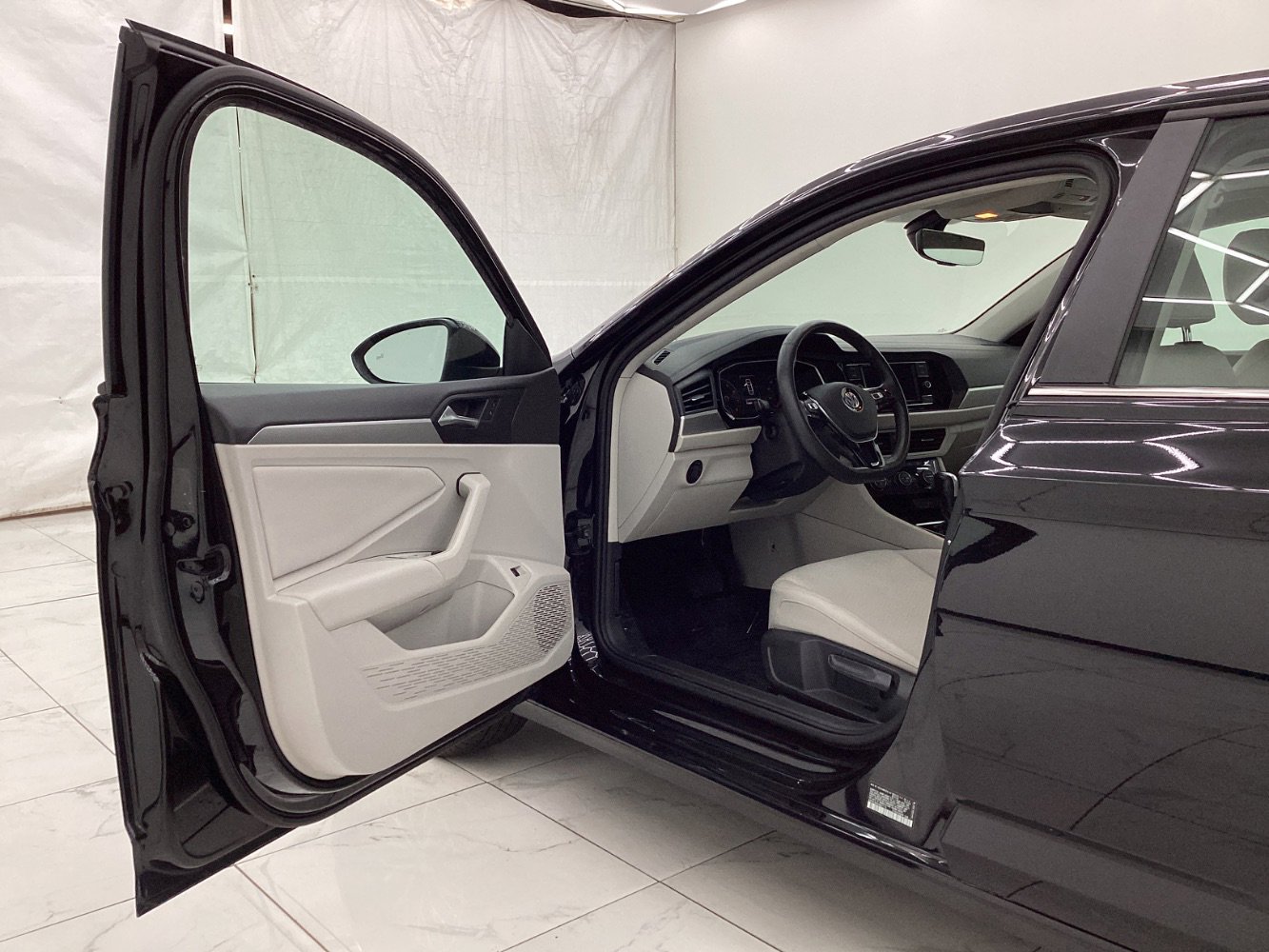 Used 2020 Volkswagen Jetta SE w/ SE Cold Weather Package FWD image 16