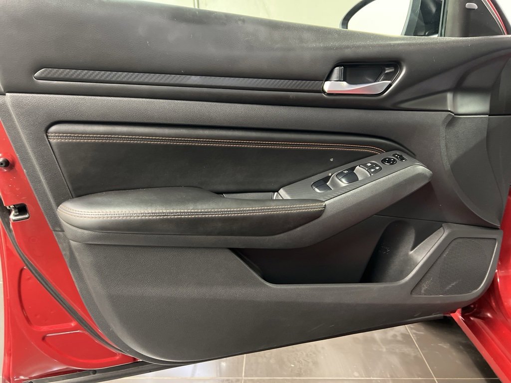 Used 2021 Nissan Altima 2.5 SR w/ SR Premium Package image 28