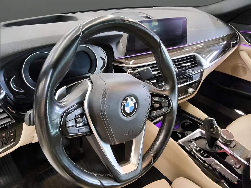 Used 2019 BMW 530e xDrive w/ Convenience Package AWD/4WD image 12