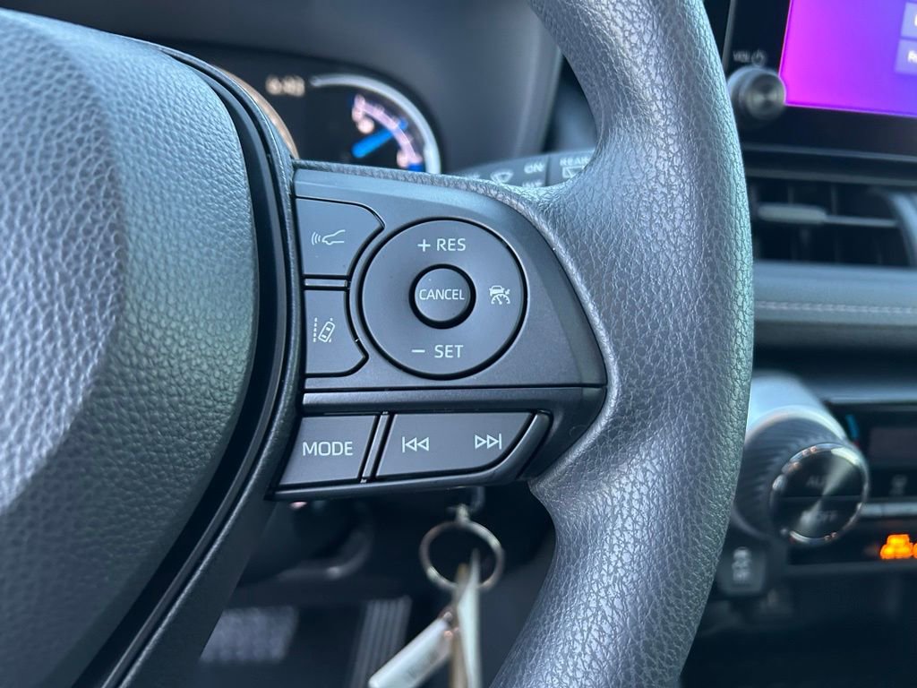 Used 2025 Toyota RAV4 LE image 34