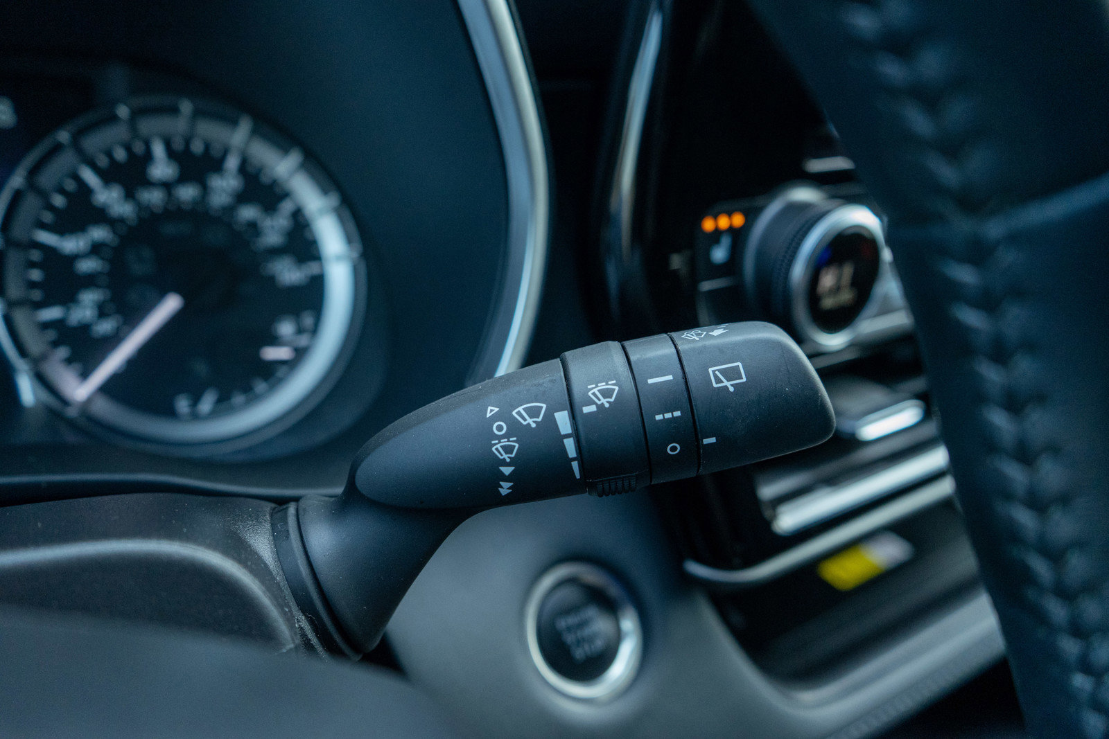 Used 2025 Toyota Highlander XLE image 28