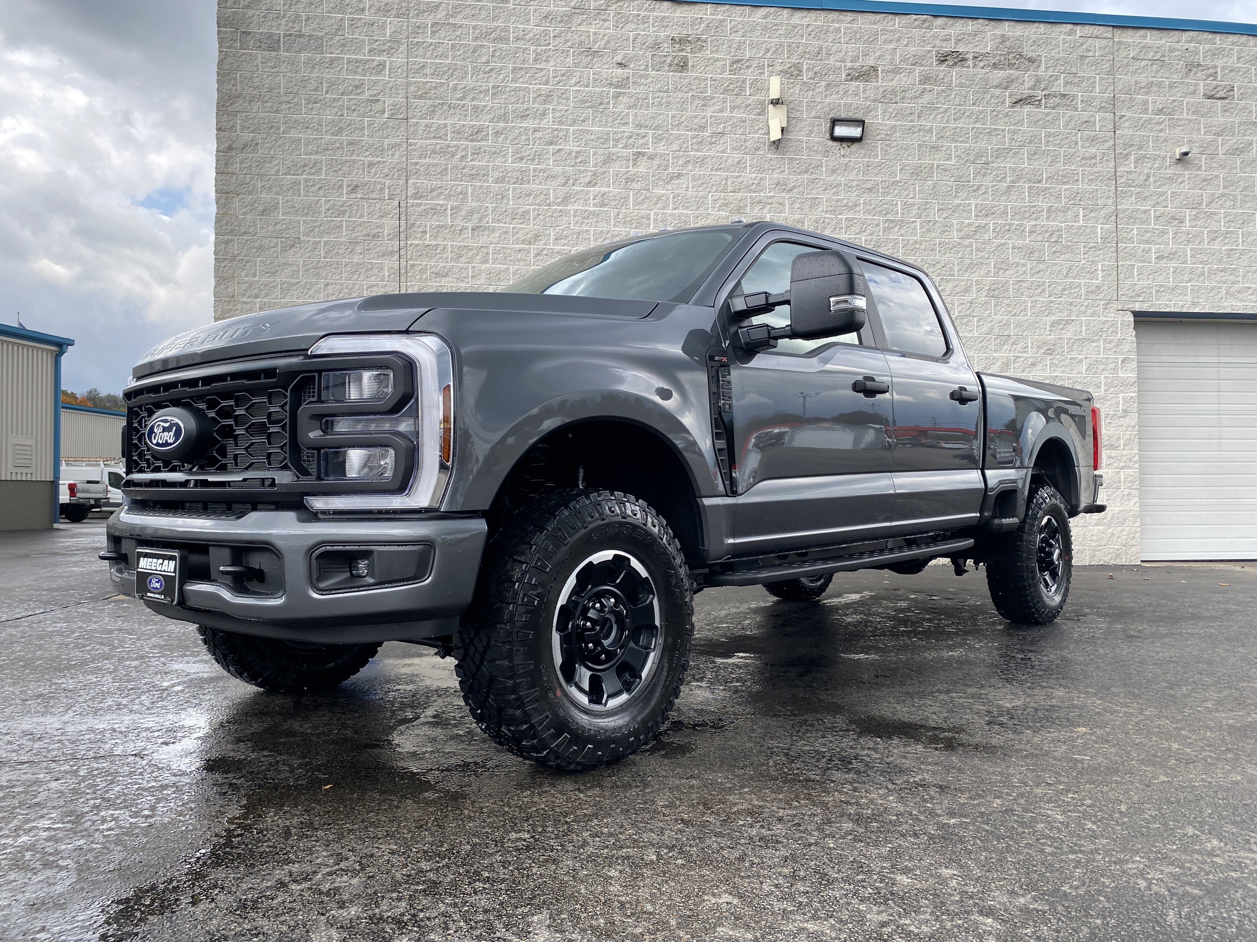 New 2027 Ford F250 XL w/ Tremor Off-Road Package AWD/4WD image 3