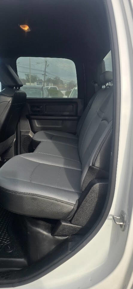 Used 2024 RAM 3500 Tradesman image 11