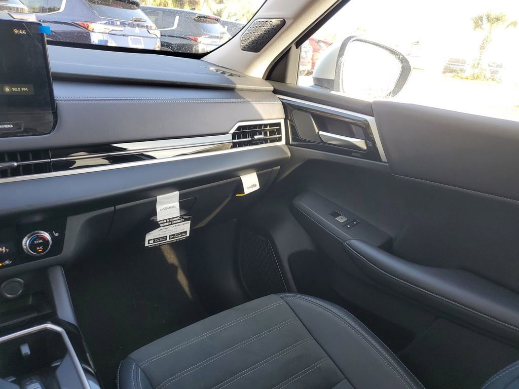 Used 2025 Mitsubishi Outlander SE image 10