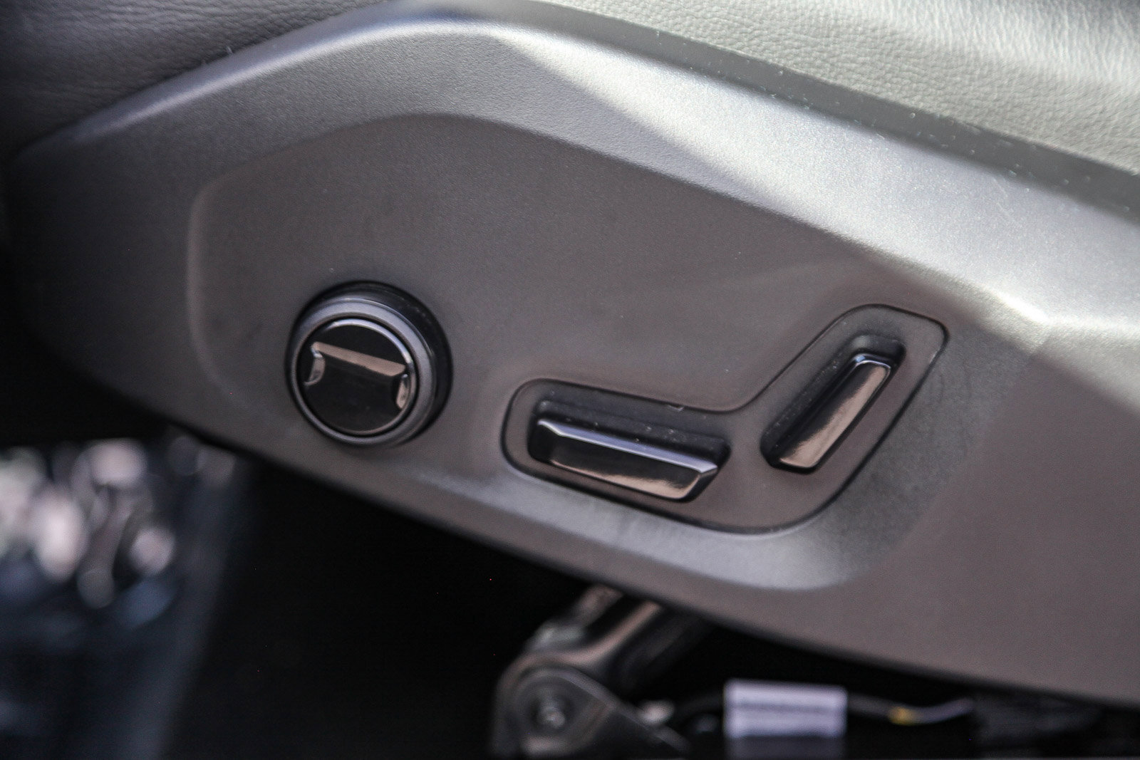 Used 2025 Volvo XC60 T8 Core w/ Protection Package Premier image 12