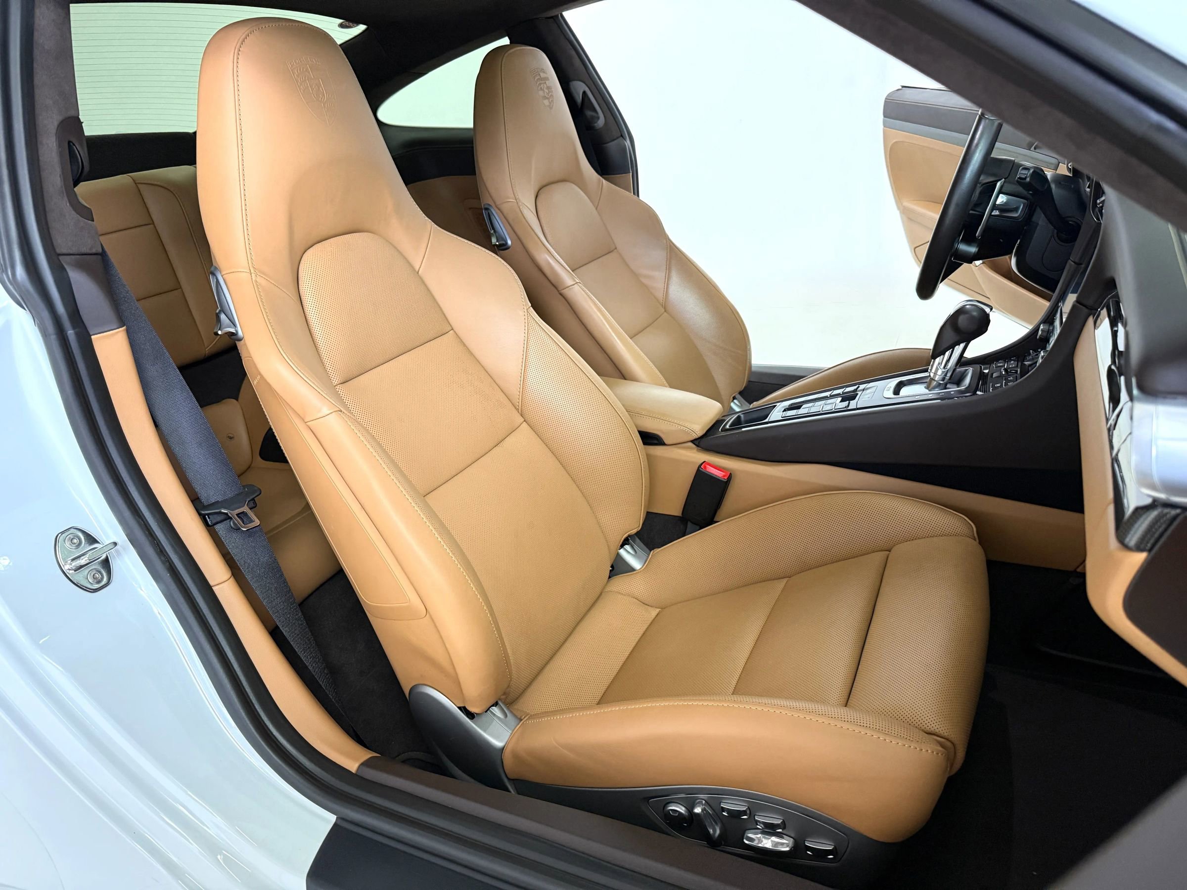 Used 2017 Porsche 911 Turbo S image 26