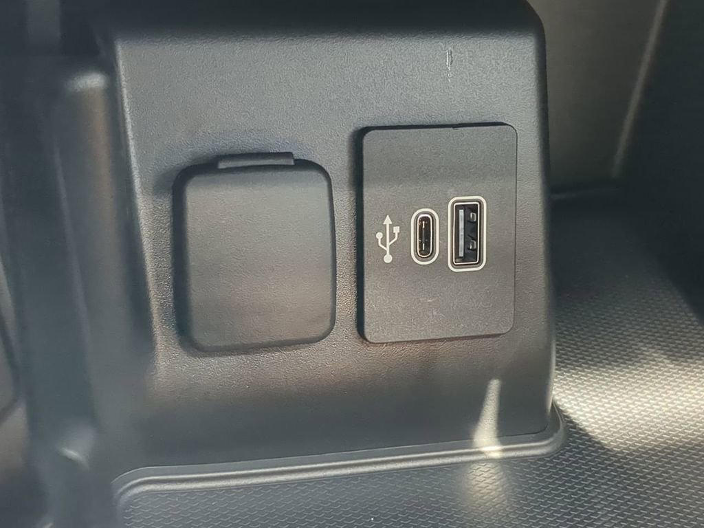 Used 2025 Ford Explorer Platinum w/ Ultimate Package image 22