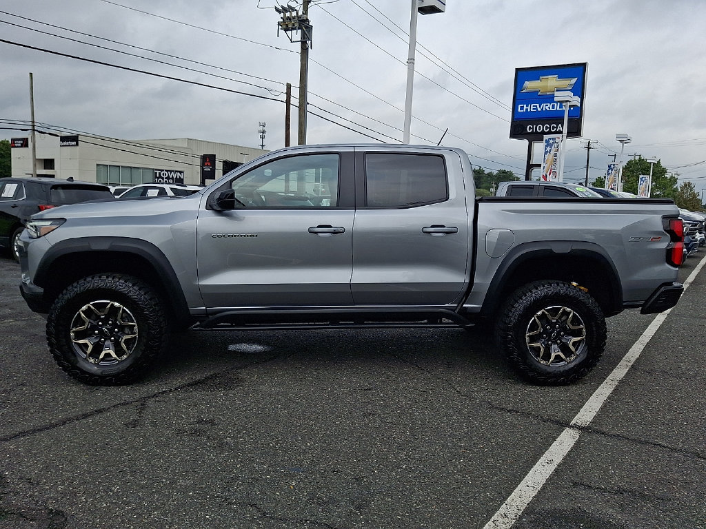 Used 2024 Chevrolet Colorado ZR2 w/ Safety Package AWD/4WD image 10