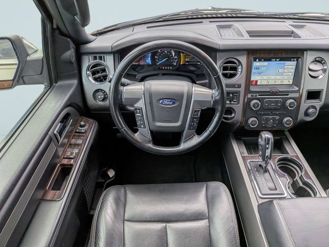 Used 2017 Ford Expedition Platinum RWD image 16