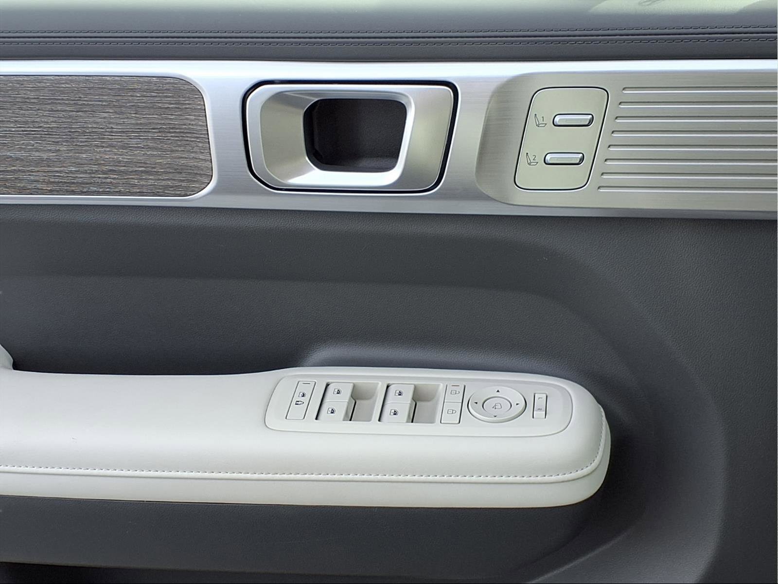 Used 2025 Hyundai Santa Fe Calligraphy image 13