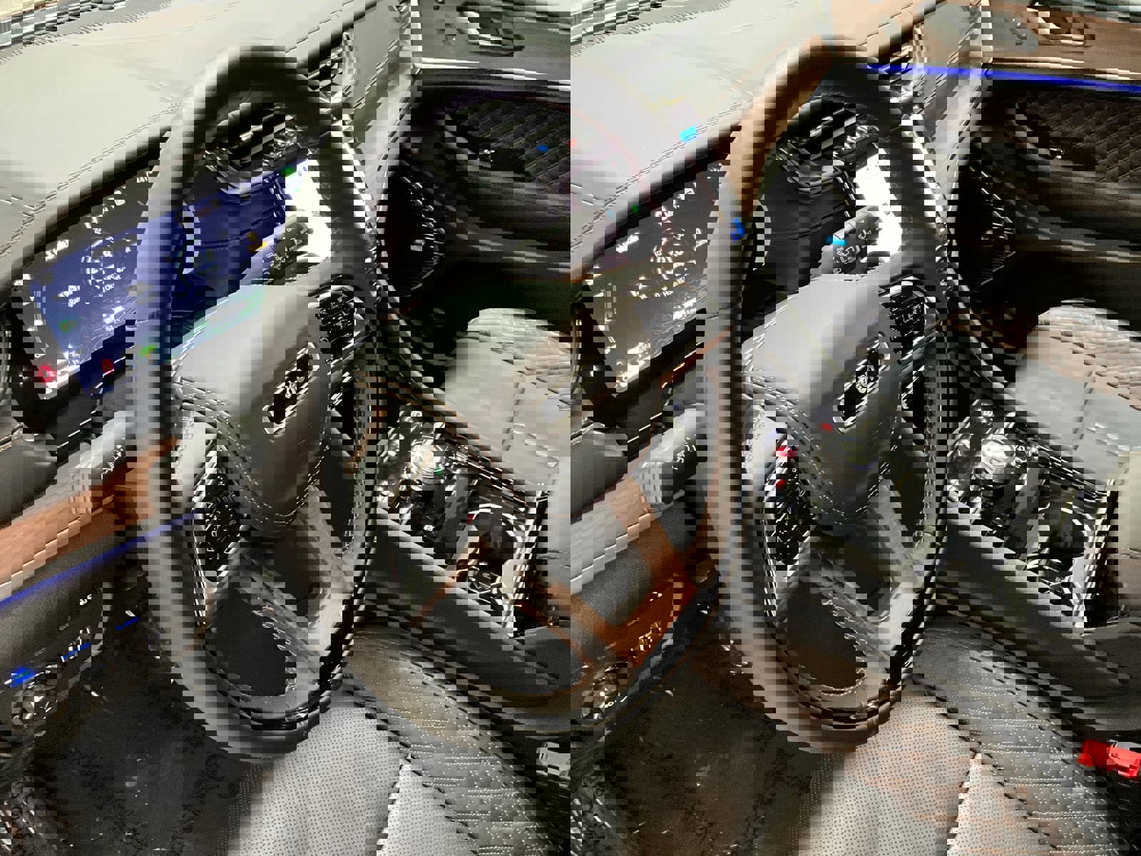 Used 2025 Jeep Grand Cherokee Summit image 13