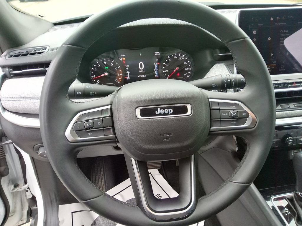 Used 2024 Jeep Compass Latitude AWD/4WD image 13
