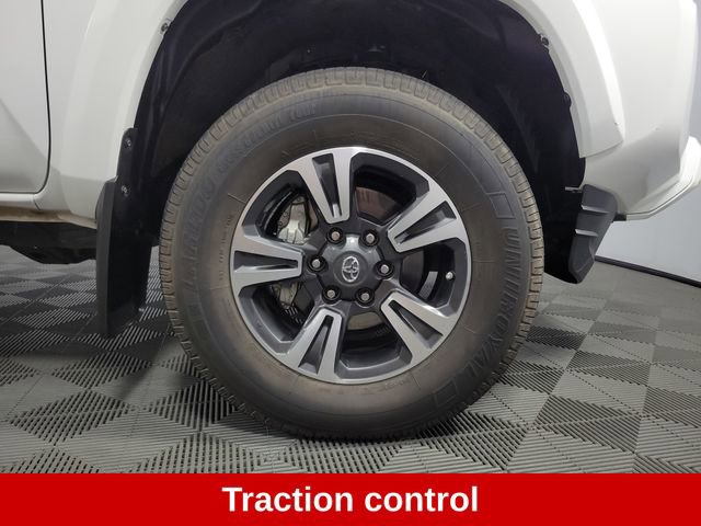 Used 2019 Toyota Tacoma TRD Sport w/ TRD Premium Sport Package AWD/4WD image 11