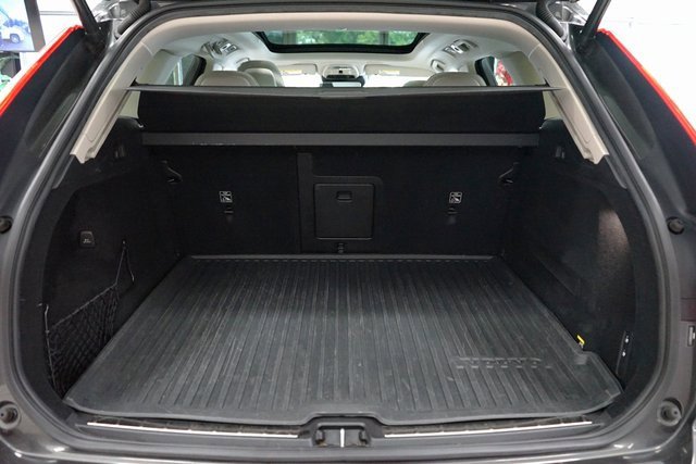 Used 2019 Volvo XC60 T5 Momentum w/ Multimedia Package image 55