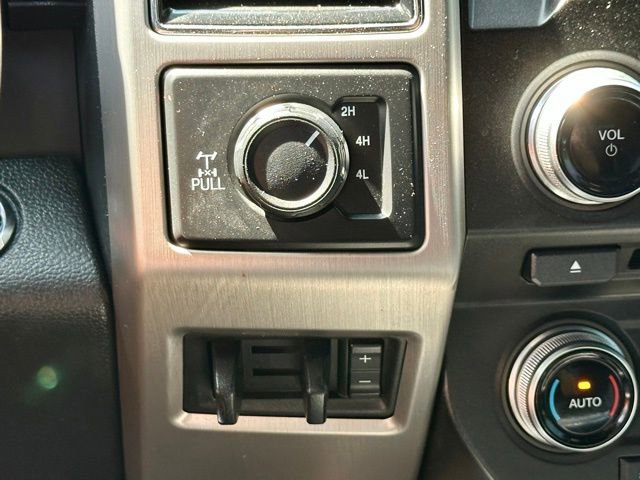 Used 2018 Ford F350 Platinum w/ Platinum Ultimate Package AWD/4WD image 34