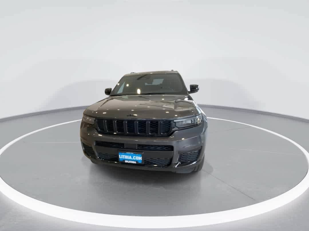 Used 2023 Jeep Grand Cherokee L Laredo AWD/4WD image 3